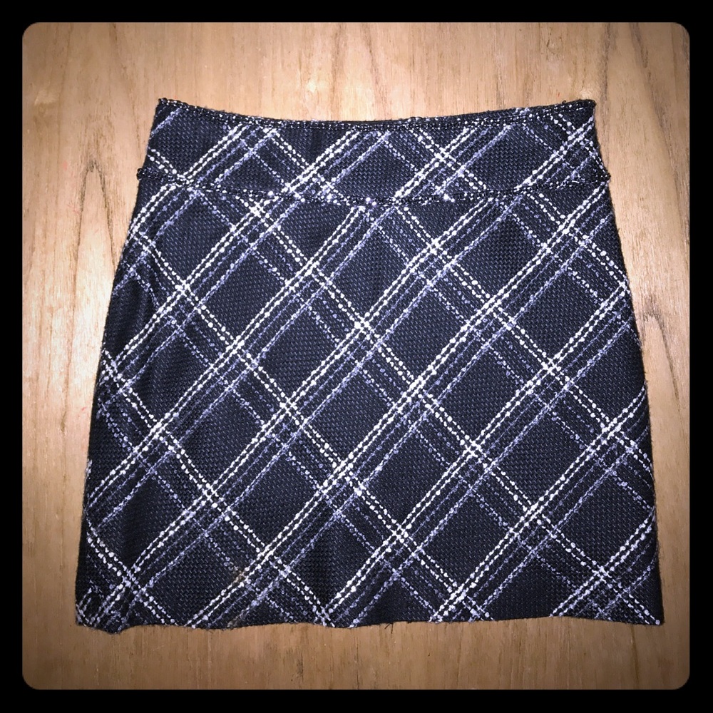 Super cute plaid tweed mini skirt