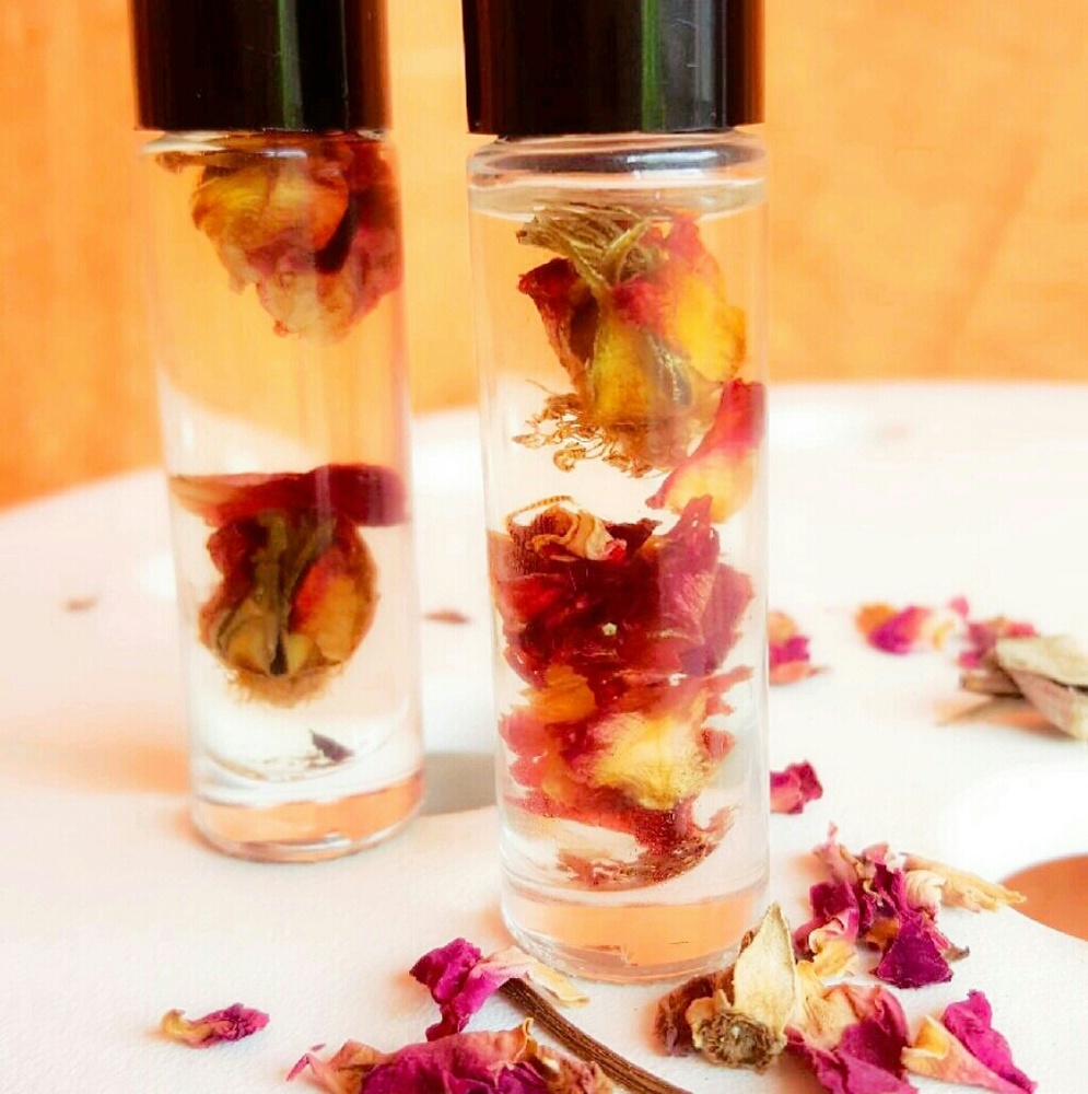 Rose bud, lemon balm & almond infused moisturizer