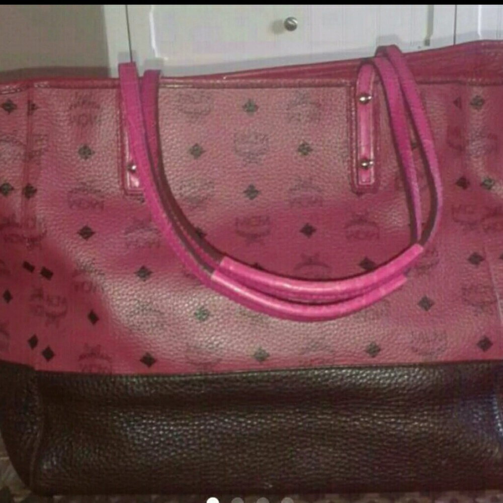 McM tote