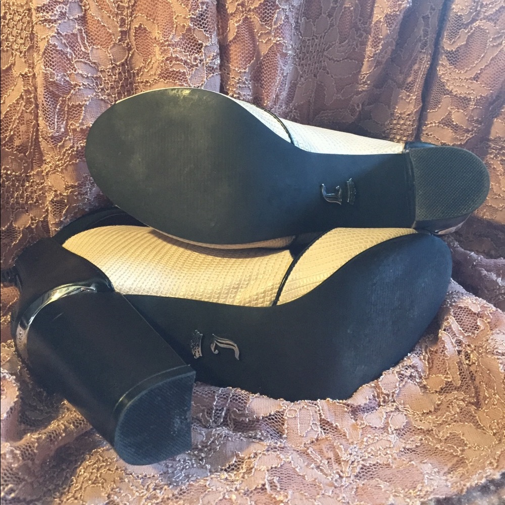 Juicy Couture Milan Nude Pumps - Picture 5 of 6