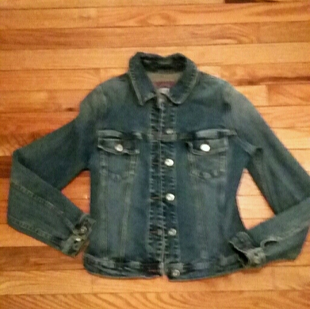 VINTAGE 👖Silver Jeans👖 Jean Jacket!