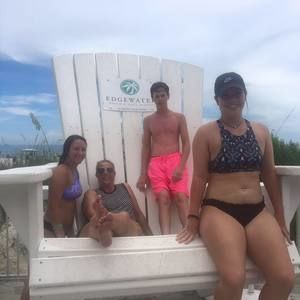 Meet your Posher, Stacy