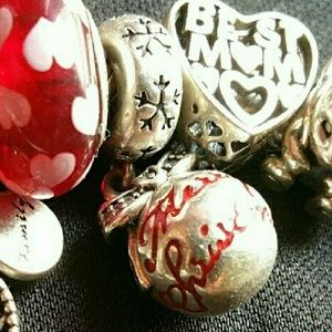 "Best MOM" Pandora like charm.