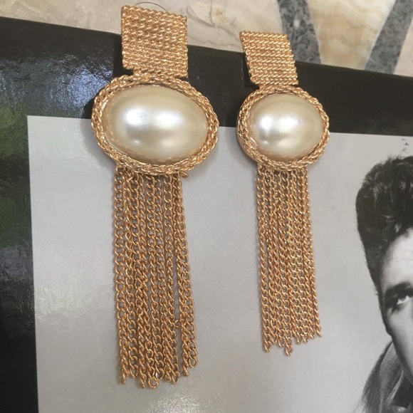 Faux pearl gold chains earrings - Picture 1 of 4