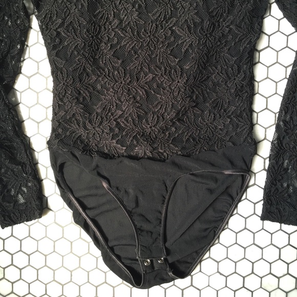 3️⃣ for 3️⃣0️⃣! 🖤90’s AT lace bodysuit🖤 - Picture 2 of 4