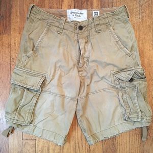 Men's Abercrombie khaki cargo shorts.