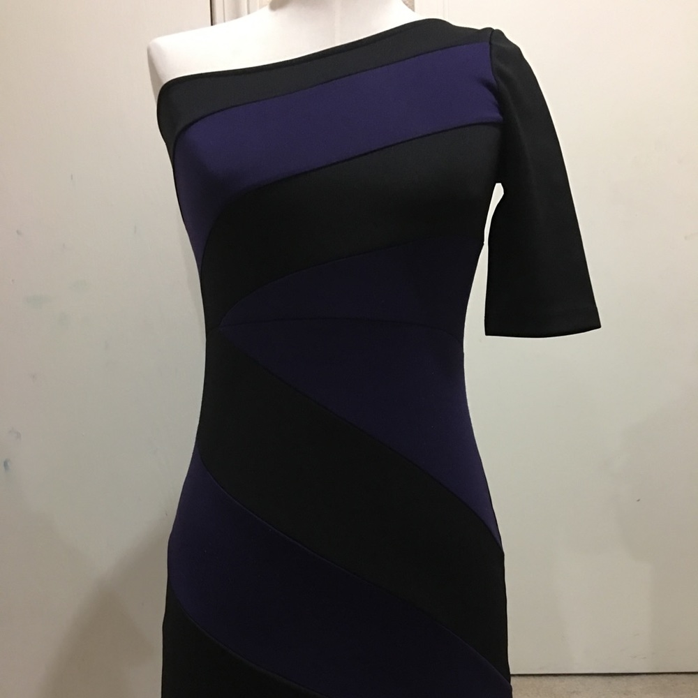 One shoulder Dress! Stretchable size Large