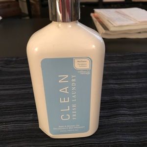 Clean Fresh Laundry bath shower gel brand new