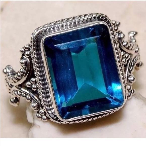 Jewelry - Sapphire Vintage style crystal ring Size 7