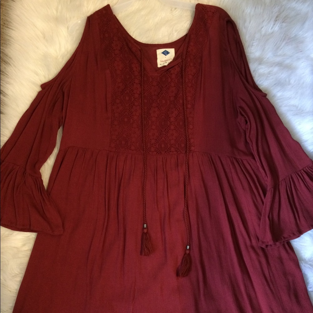 **PRICE DROP***Bohemian Cold shoulder dress