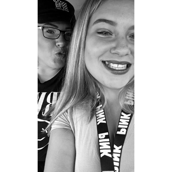 Meet your Posher, Karissa - Picture 1 of 1