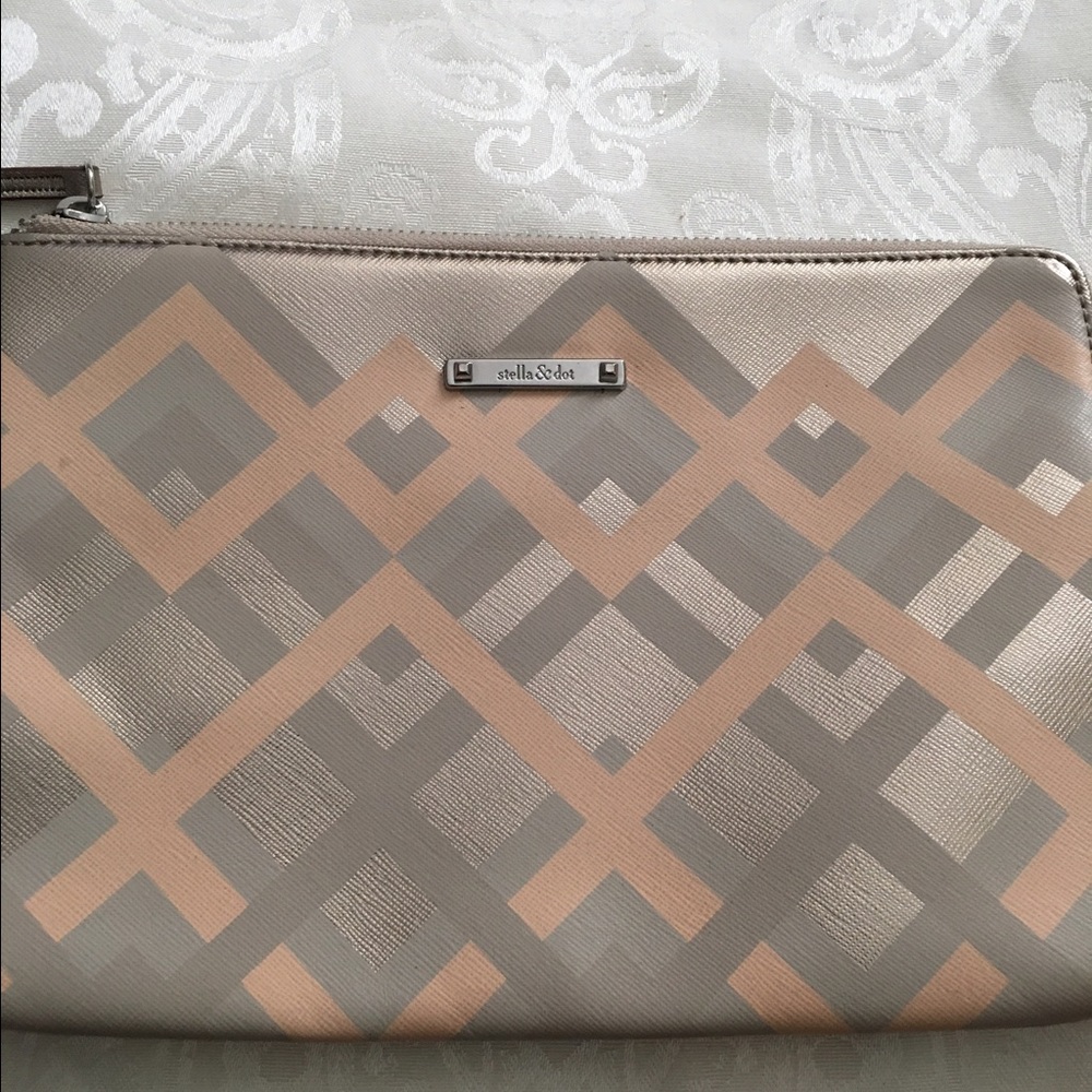 Stella and Dot Capri pouch - Metallic