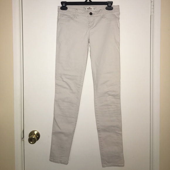 Never Worn Hollister Khakis - Picture 1 of 1