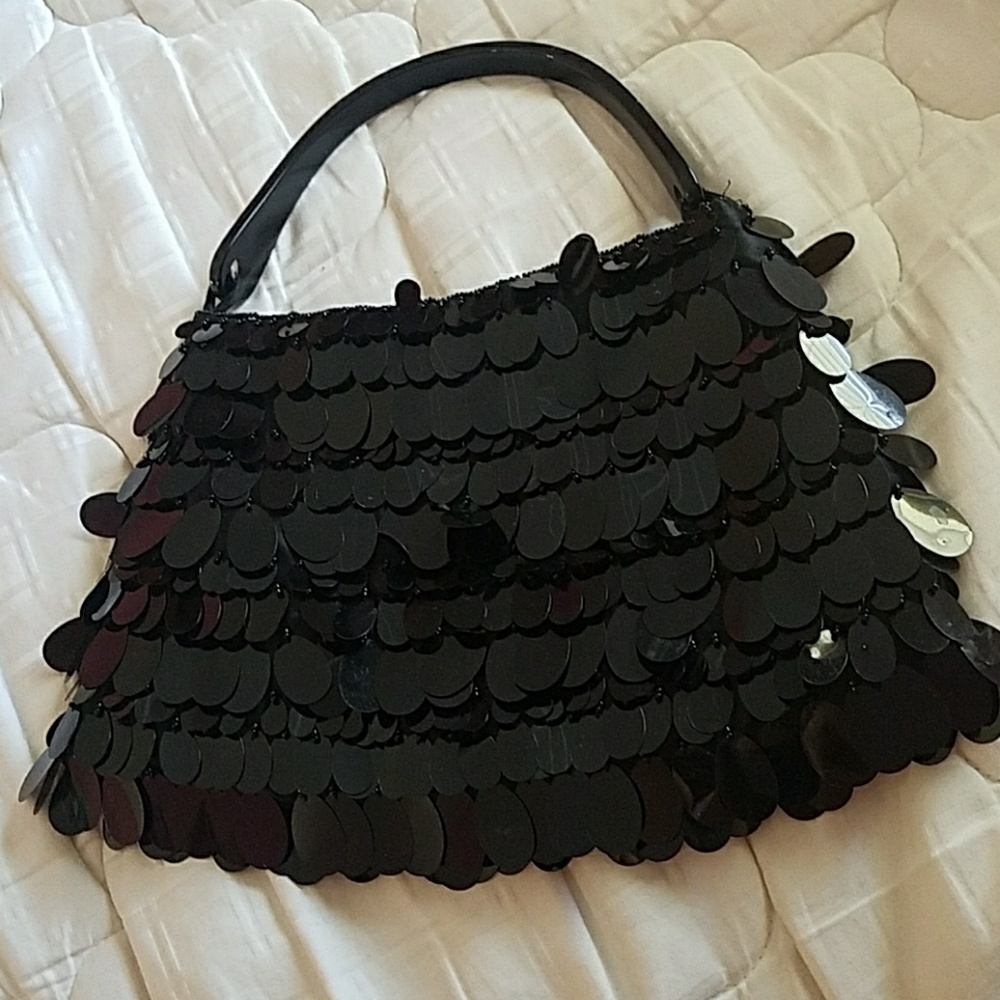 LA REGALE MINI PURSE 🖤