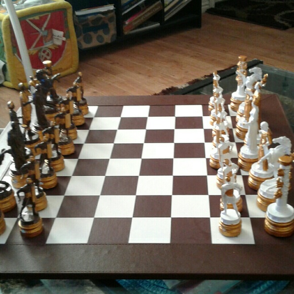 21" brown and white leatherette b/ ancient pieces - Picture 3 of 8