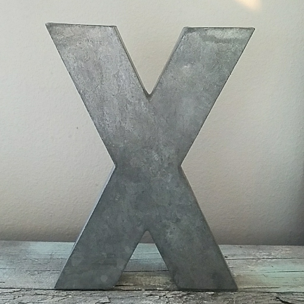 [Anthropologie] Zinc Letter X