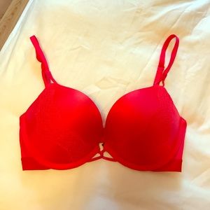 Red Victoria's Secret Bombshell 32C