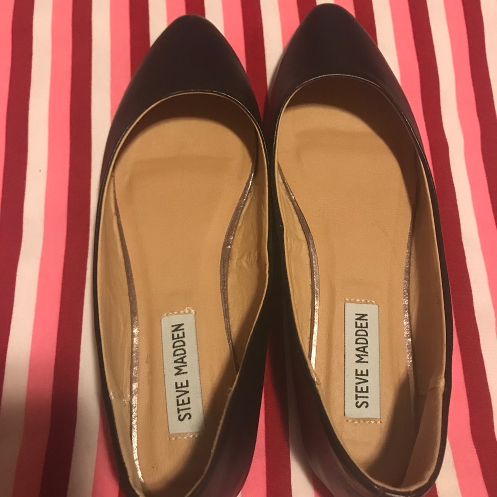 Steve Madden Black Pointed Flats Size 8
