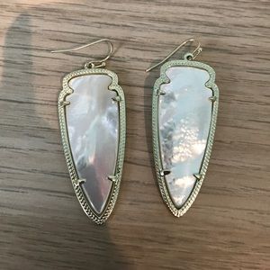 Kendra Scott Arrowhead Earrings