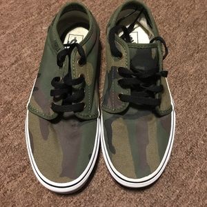 Men's camo vans 7.5