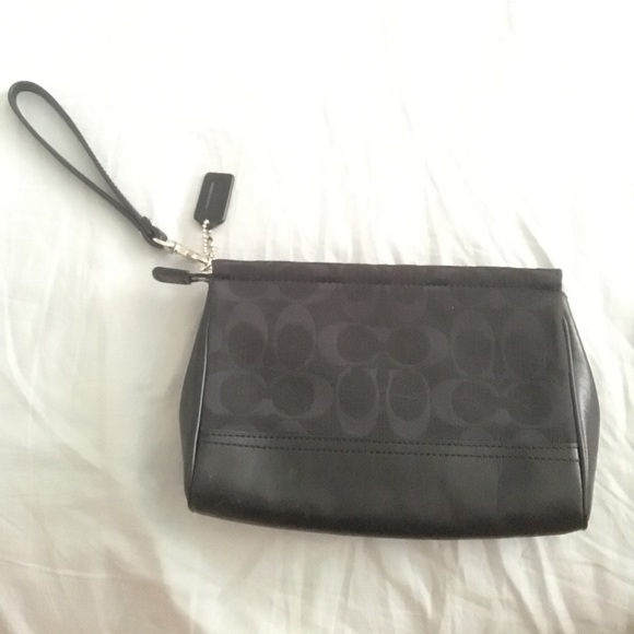 Coach signature wristlet - Picture 2 of 6