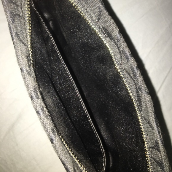 Coach signature wristlet - Picture 3 of 6