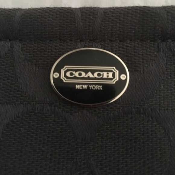 Coach signature wristlet - Picture 4 of 6