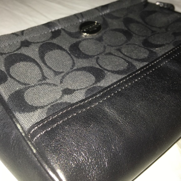 Coach signature wristlet - Picture 5 of 6