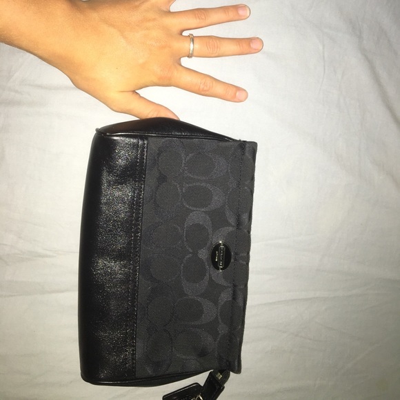 Coach signature wristlet - Picture 6 of 6