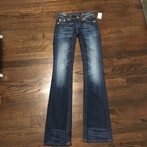 Miss me dark blue wash. Size 25. Style JW5367B2