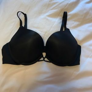 Black Victoria's Secret Bombshell 34B