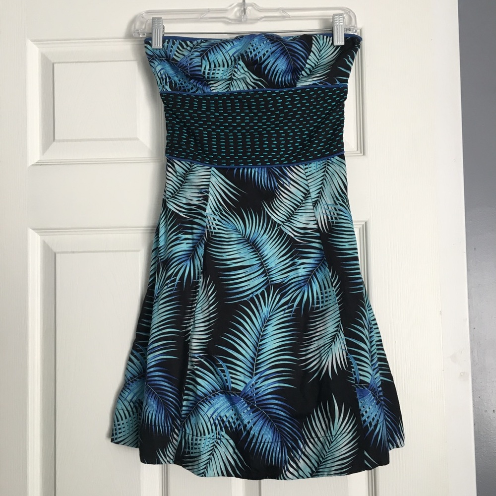 🎉HP!🎉 Free People strapless tropical print dress