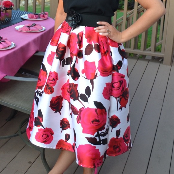 Chicwish Dresses & Skirts - Floral Chicwish full midi skirt