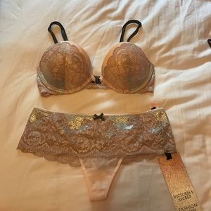 Victoria's Secret Fashion Show 2014 Set 32C/XS