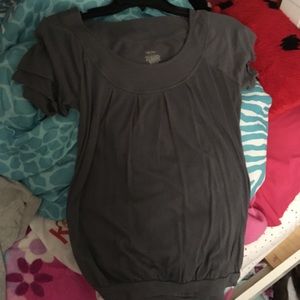 Gray and dark gray tshirts