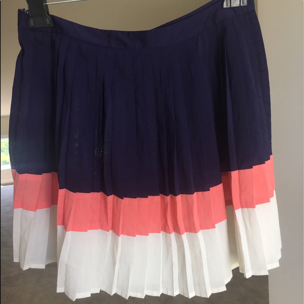 BNWOT Forever 21 Pleated Colorblock Chiffon Skirt