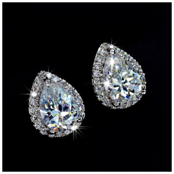 Swarovski Crystals Angelina Teardrop Earrings S20 - Picture 3 of 4