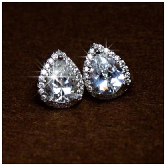 Swarovski Crystals Angelina Teardrop Earrings S20 - Picture 4 of 4