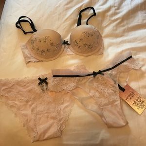 Victoria's Secret Fashion Show 2014 Set 32C/XS