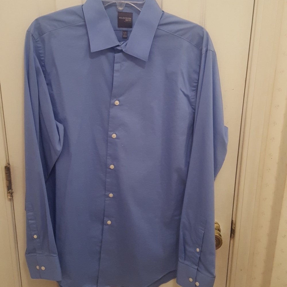 Dress shirt. Slim fit