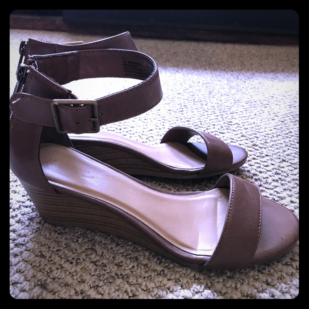 Merona wedge sandals with ankle strap, cognac