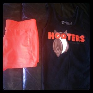 HOOTERS uniform😊
