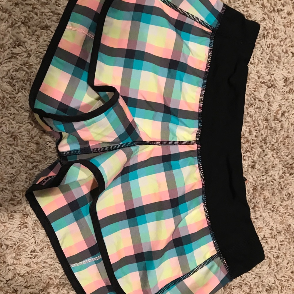 EUC Lululemon speed Shorts size 6