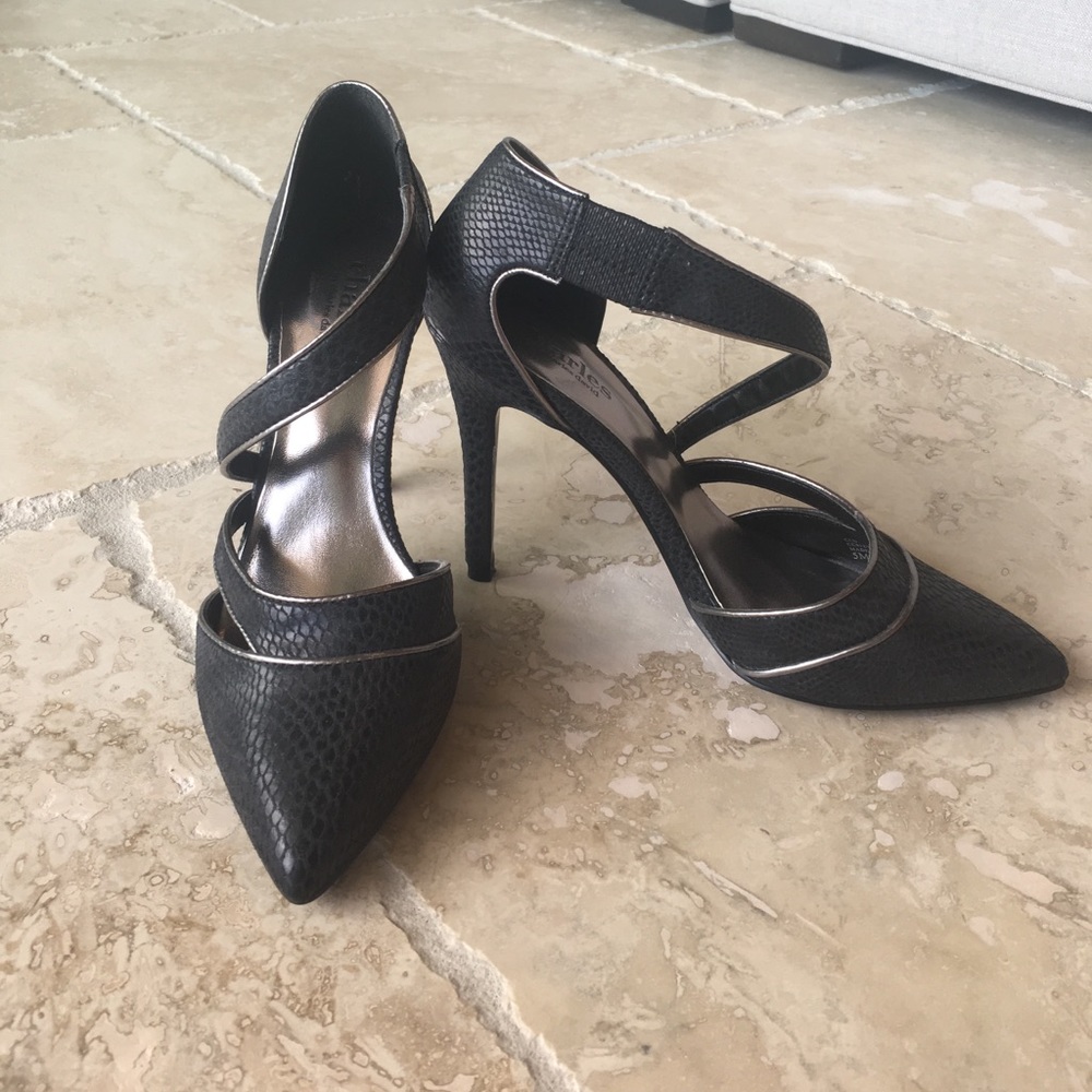 EUC Charles by Charles David Snakeskin Pumps