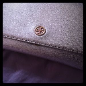 Tory Burch Robinson Metallic Wallet with chain