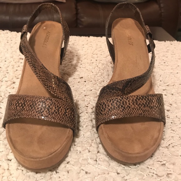 AEROSOLES Shoes - Aerosoles Brown Snake Skin Wedges