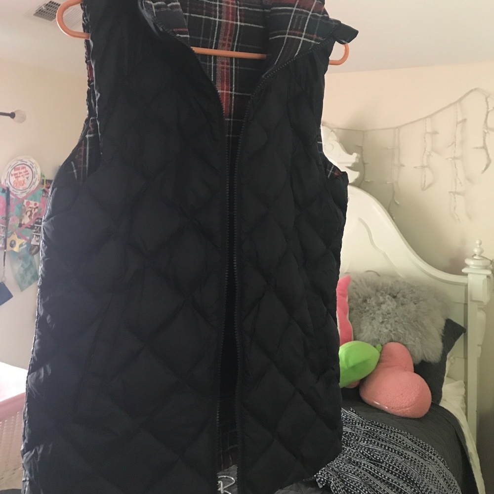 Lululemon black puffy vest
