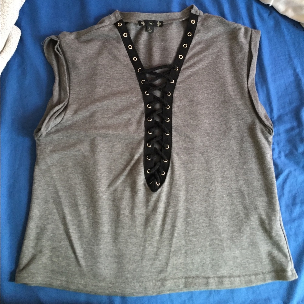 Women's gray sleeveless top