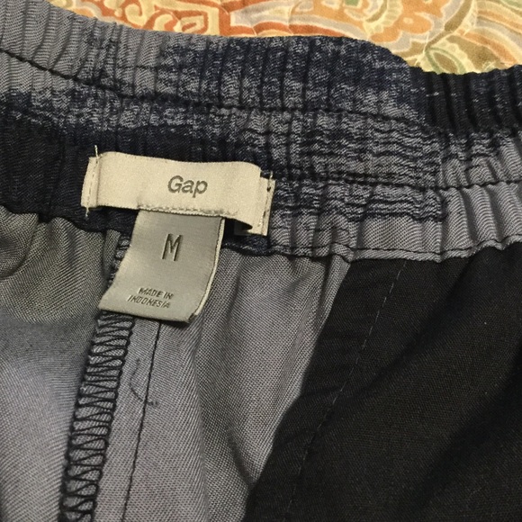 Gap pants, size medium - Picture 3 of 5