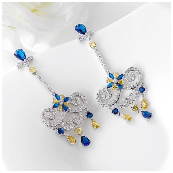 🛍 Swarovski Crystals The Laelyah Long Chandelier Earrings - Picture 2 of 5